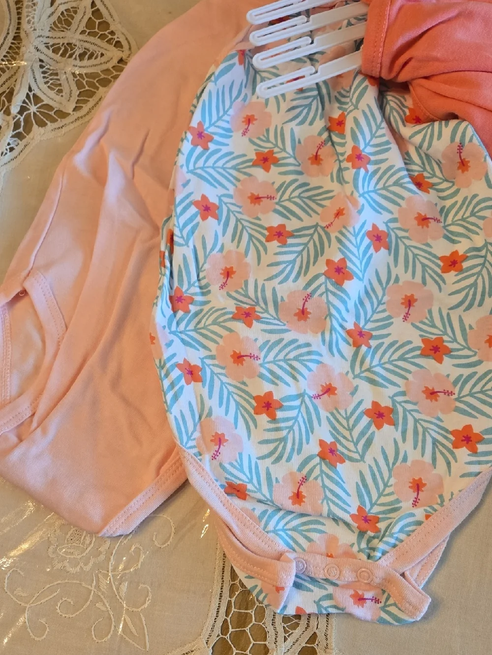 5 PACK - HUDSON BABY SLEEVELESS BODYSUITS - 24 Months